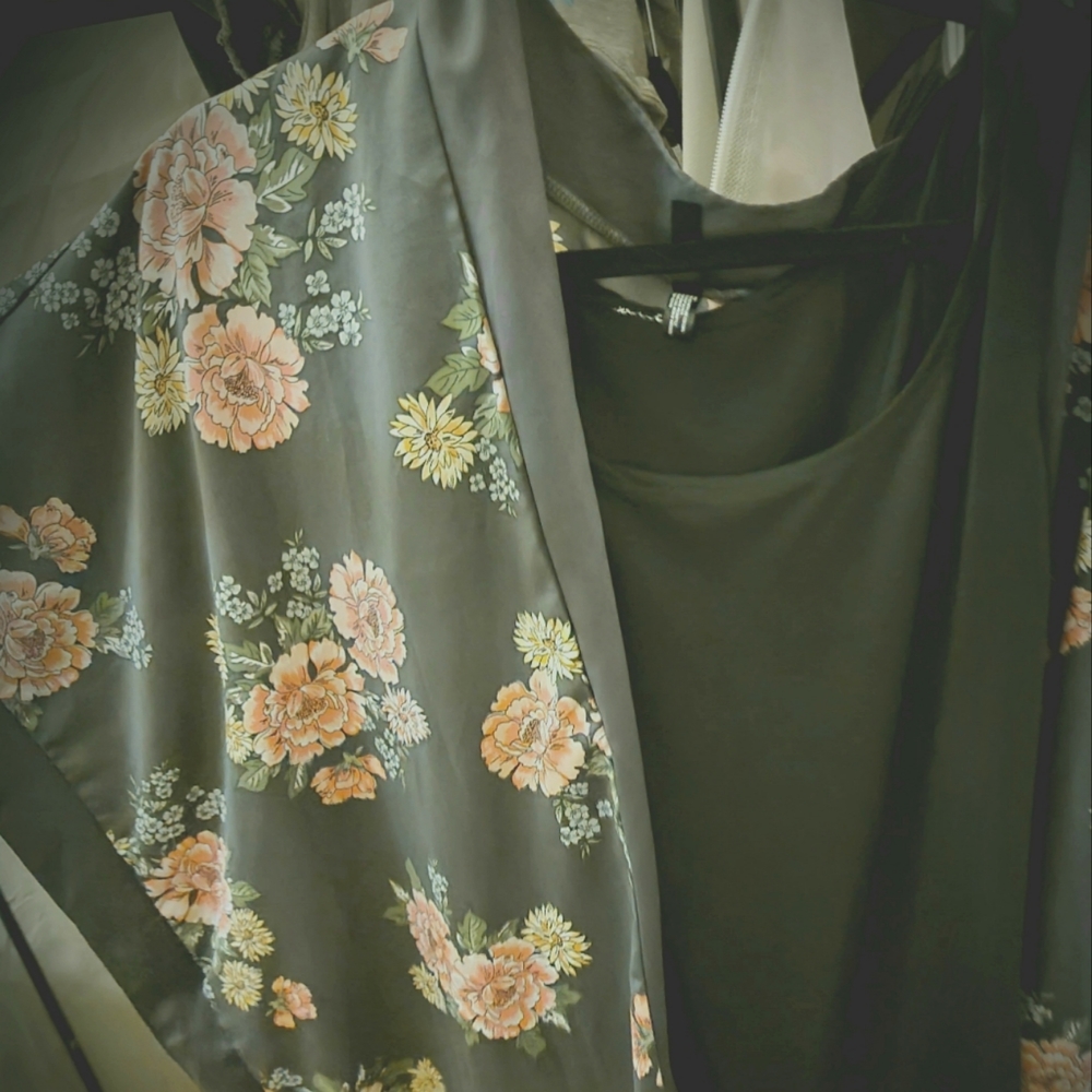 Gray Floral Print Torrid Cardigan/Kimono